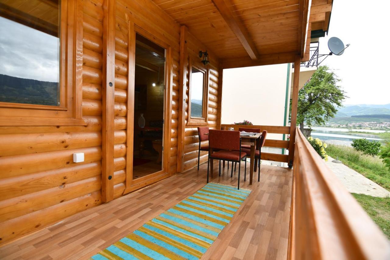 Holiday House By The Lake Plav Ngoại thất bức ảnh
