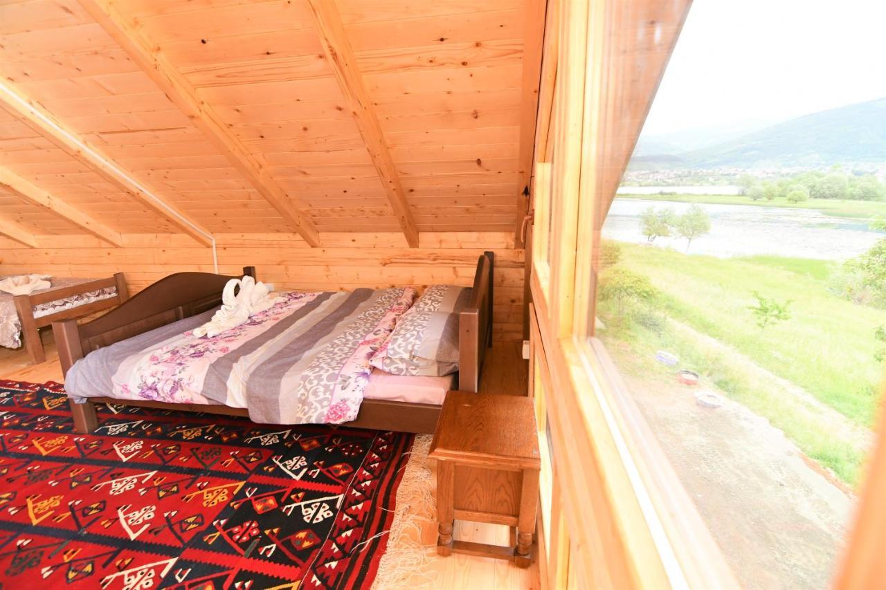 Holiday House By The Lake Plav Ngoại thất bức ảnh