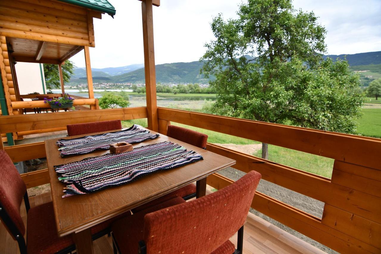 Holiday House By The Lake Plav Ngoại thất bức ảnh